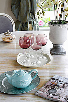 红色,葡萄酒杯,茶壶,餐桌
