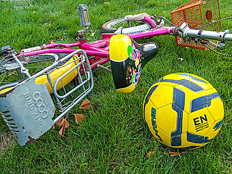 儿童,骑车,足球
