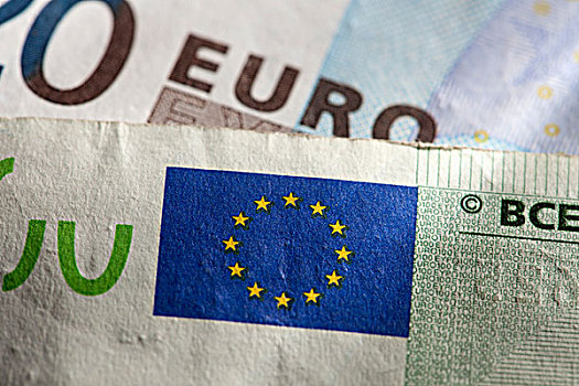 特写,欧盟盟旗,欧元钞票