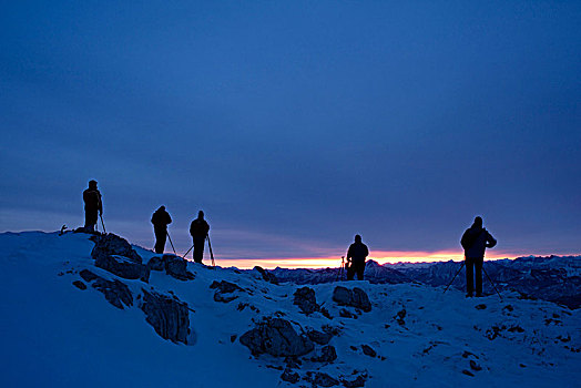 摄影师,冬天,日出,巴伐利亚阿尔卑斯山,巴伐利亚,德国
