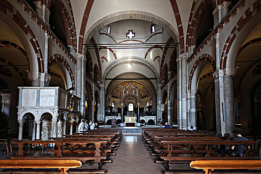 圣安布雷佐教堂