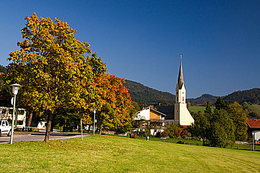 教会,秋季