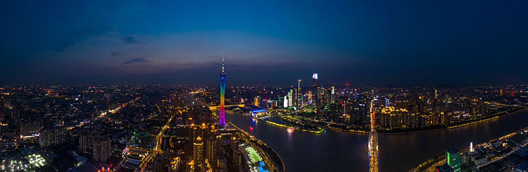航拍广州塔与珠江新城夜景