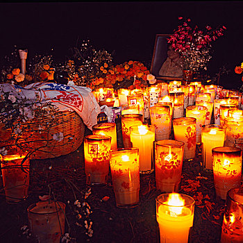 墨西哥,米却阿肯州,巴兹瓜罗,白天,墓穴,装饰,花,灯光,许多,蜡烛,给,死亡