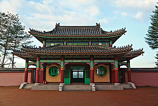 图们市日光山华严寺山门