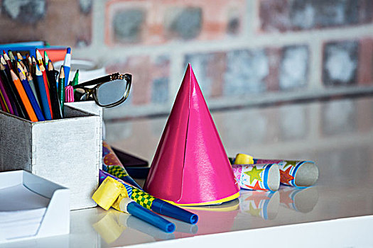 聚会,生日帽,笔,固定器具,景象,书桌,办公室