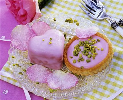 花色小蛋糕,果料小馅饼,粉色
