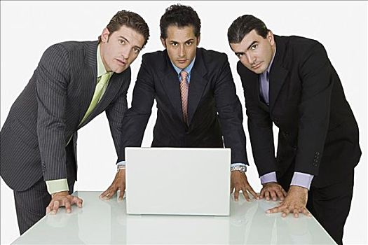 肖像,三个,商务人士,正面,笔记本电脑