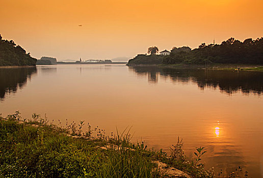 池塘夕阳