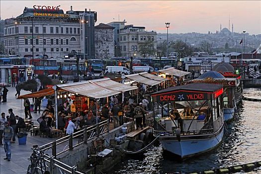 鱼,三明治,销售,船,岸边,金角湾,傍晚,伊斯坦布尔,土耳其