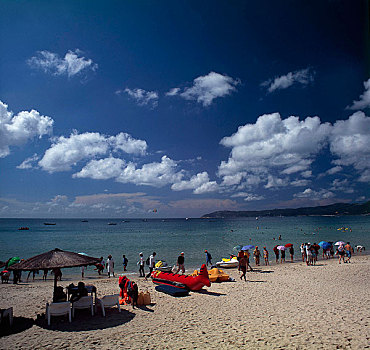 海南亚亚海滨浴场