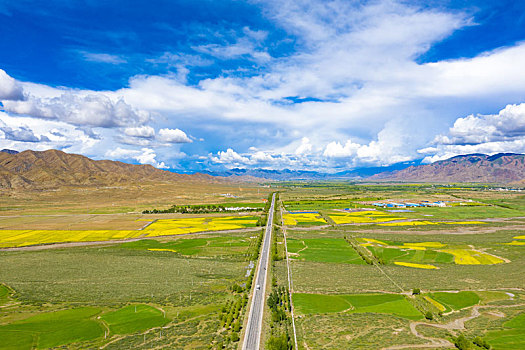 西藏日喀则地区的219国道