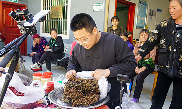 重庆酉阳,电商进村组,家门口线上赶场