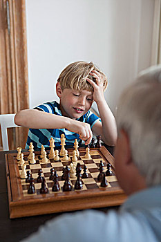 小男孩,玩,下棋,爷爷,在家