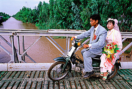 越南,长,新郎,新娘,摩托车,穿过