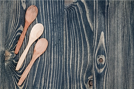 木勺,蓝色背景,木质背景