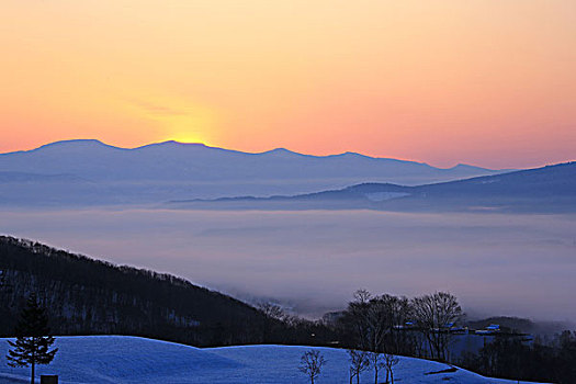 滑雪胜地,早晨