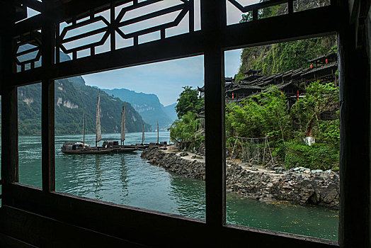 宜昌,三峡人家,长江,运输,航道,民俗,表演,风景,景点,旅游,高山,瀑布,河流,神秘,树木,植被,峡谷,壮观