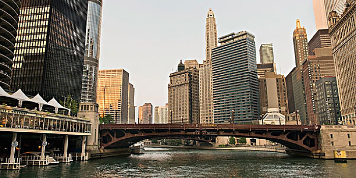 桥,穿过,芝加哥河,摩天大楼,背景,芝加哥,伊利诺斯,美国
