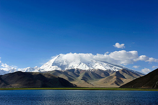 美丽富饶的新疆,风光无限好