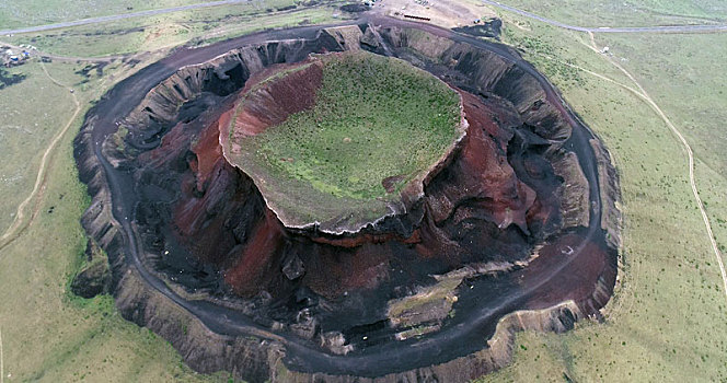 地质奇观,乌兰哈达火山之南炼丹炉