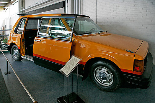 沃尔沃公司陈列室,1976年产的试验车