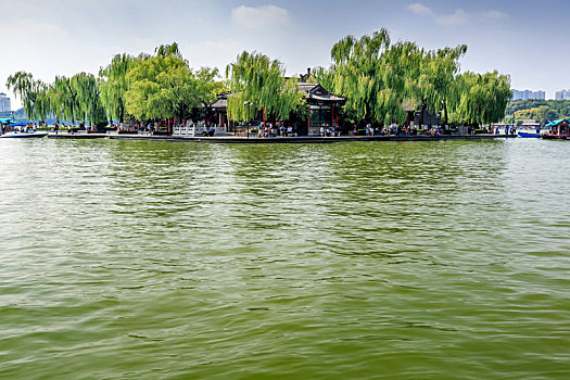 济南大明湖公园自然风光