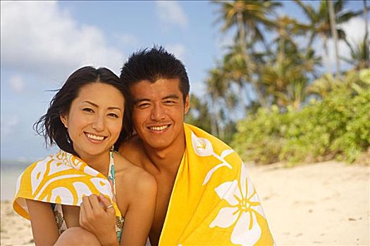 日本人,伴侣,海滩,黄色,毛巾