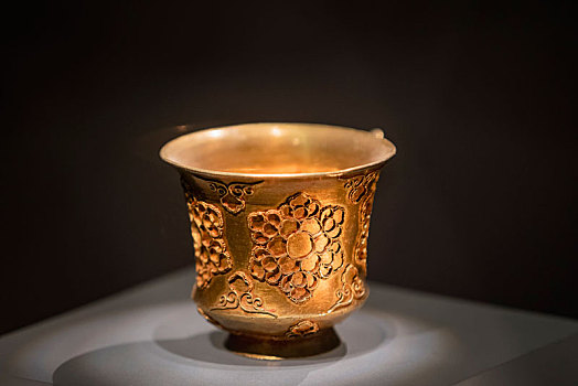 掐丝团花纹金杯,gold,cup,with,filigre,design,of,floral,medallions