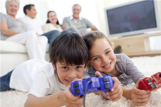 孩子,玩电玩,地板,家庭,沙发