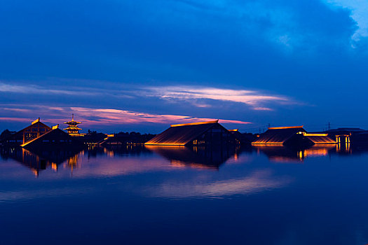 水上建筑广富林夜景