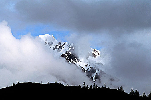 美国,阿拉斯加,冰河湾国家公园,山峦,云