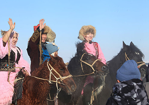 哈萨克族宣传冰雪旅游节