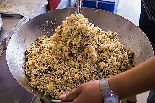 传统中国民俗端午节手工包粽子配料