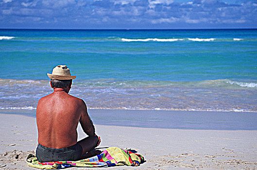 墨西哥,尤卡坦半岛,海滩,坎昆,老人,游人,坐,沙子