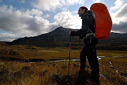 远足者,登山手杖,背包,苏格兰人,山峦,苏格兰高地,苏格兰,欧洲
