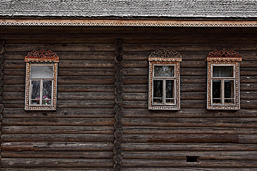 原始木屋的窗,俄罗斯