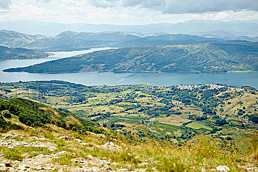俯视,湖,山,背景,大萨索山,国家公园,阿布鲁佐,意大利