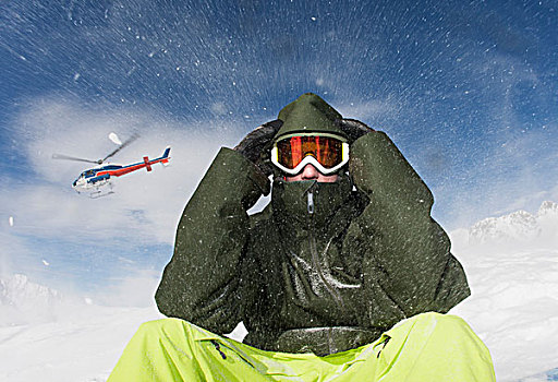 男青年,坐,冬天,衣服,滑雪帽,直升飞机,上方,雪,新西兰