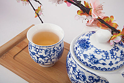 南昌前地标东方花园酒店将拍卖	，起拍价2.1亿元