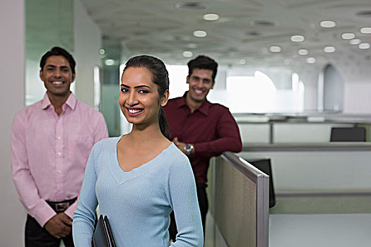 印度,微笑,职业女性,正面,同事,办公室
