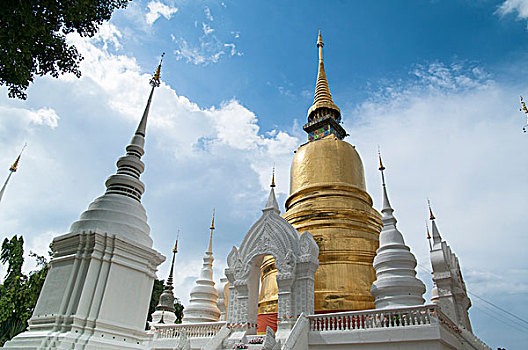 东南亚泰国金色佛塔寺庙