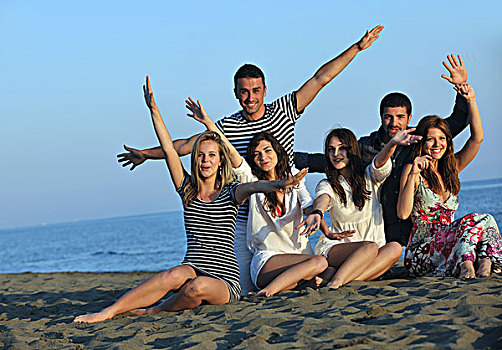 高兴,年轻人,群体,开心,跑,跳跃,海滩,美女,沙子