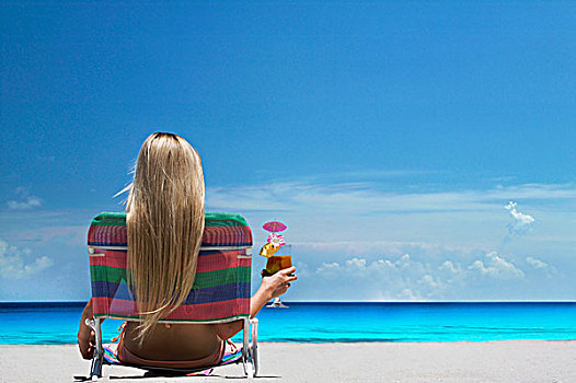 女人,放松,草坪,椅子,海滩