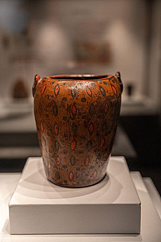 秘鲁印加博物馆藏殖民时期木猫首形凯罗杯