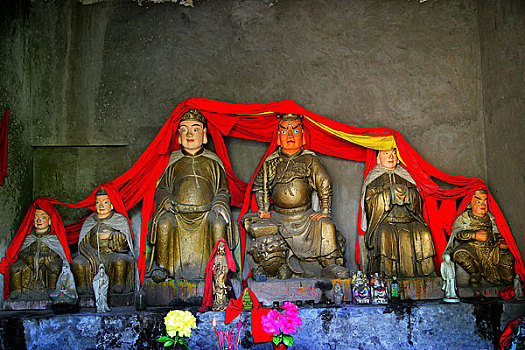 重庆渝北多功城内的翠云寺的佛像