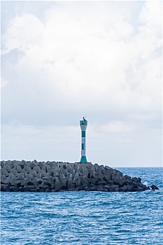 海岸上的灯塔