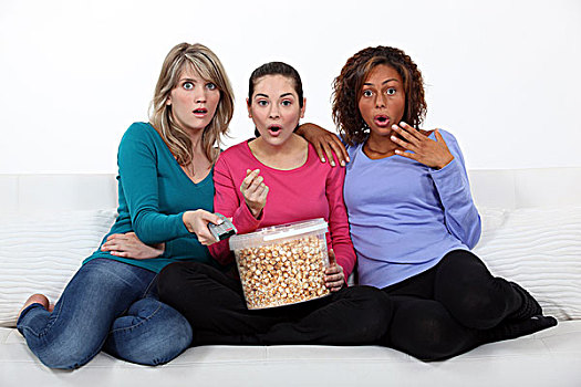 三个女人,吃,爆米花,看,电影