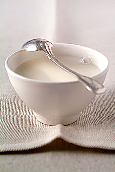 碗,牛奶,勺子