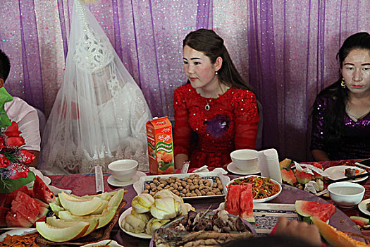哈萨克族婚宴